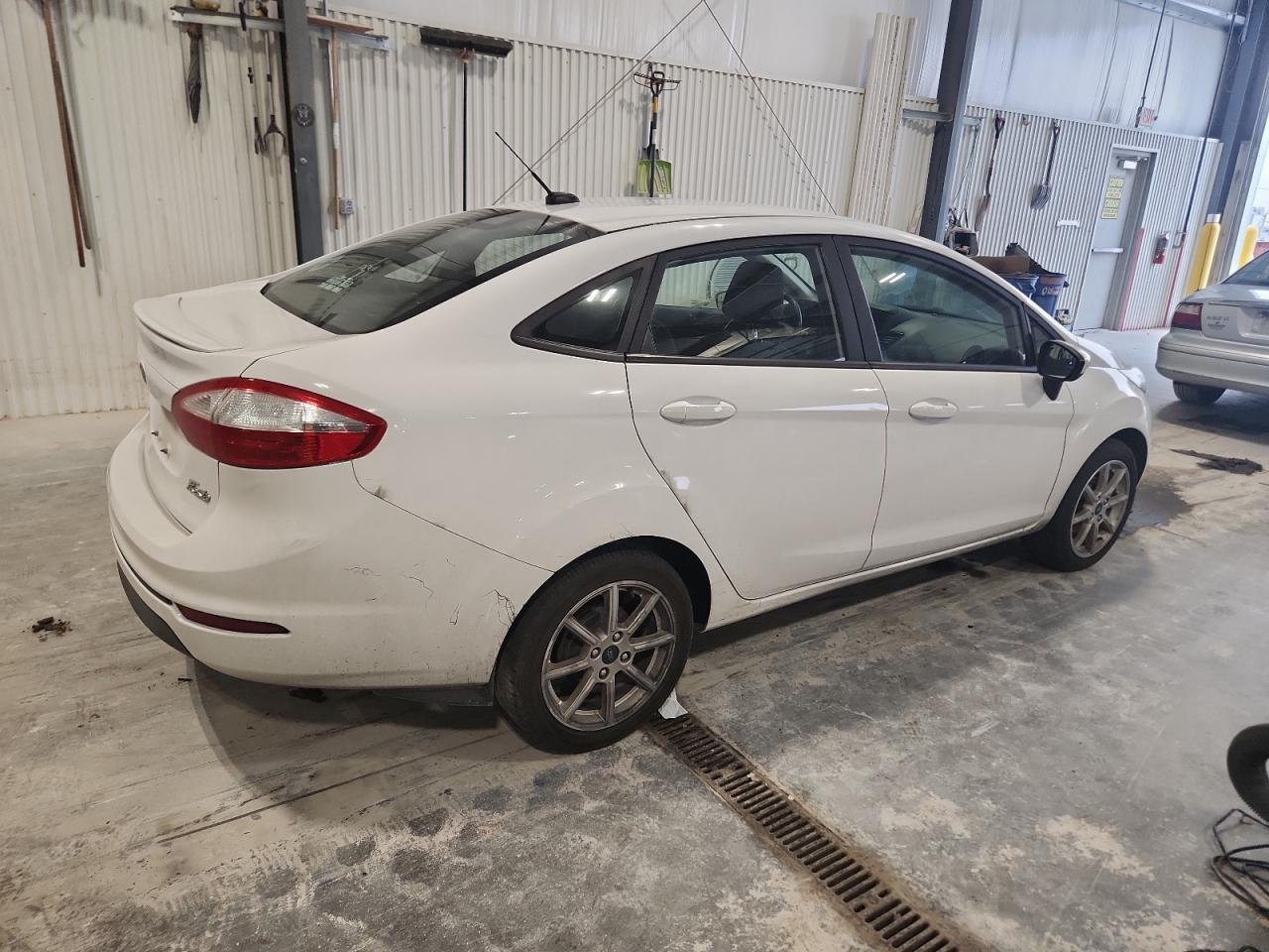2019 Ford Fiesta Se - Image 3
