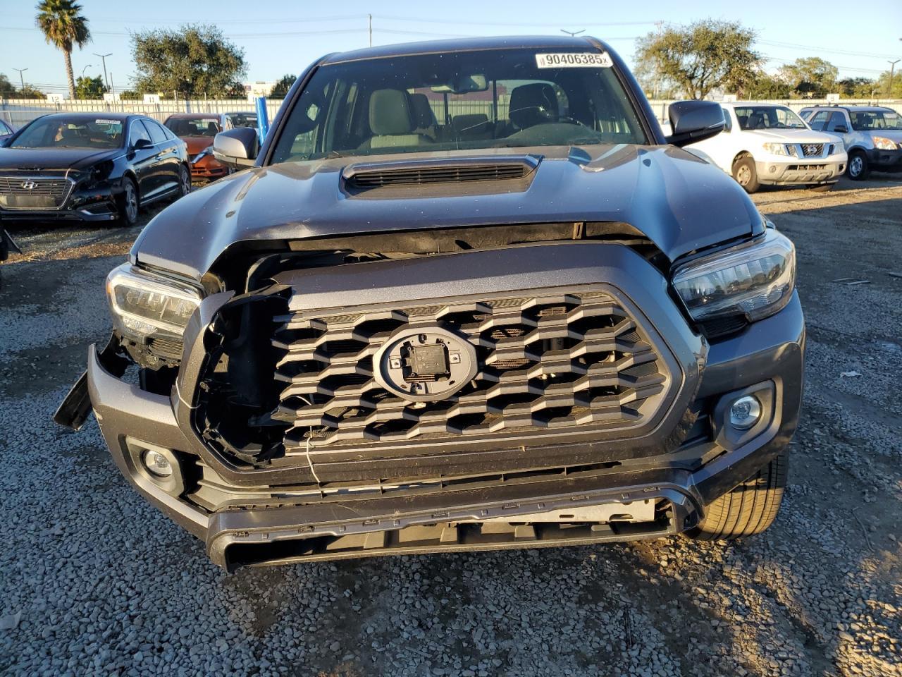 2022 Toyota Tacoma Double Cab - Image 5