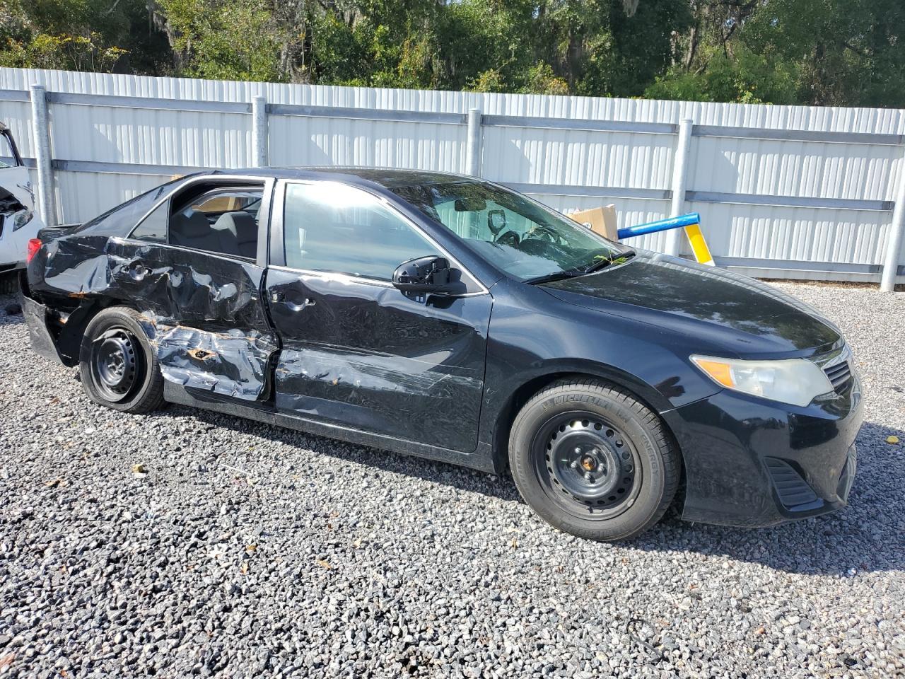 2014 Toyota Camry L - Фото 4