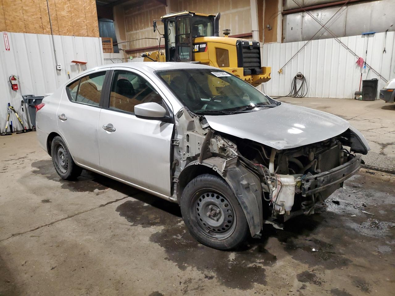 2017 Nissan Versa S - Фото 4