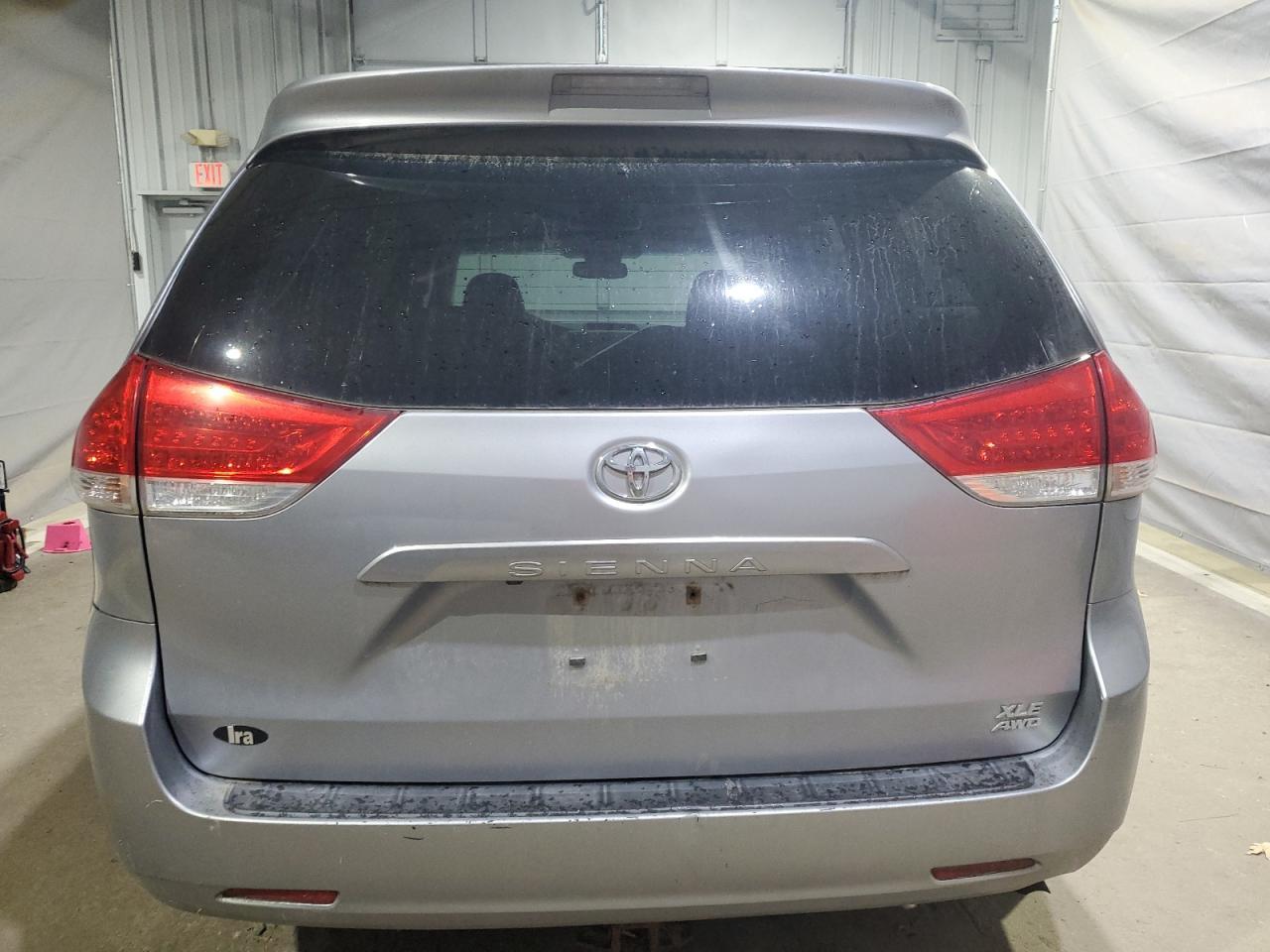 2011 Toyota Sienna Xle - Image 6