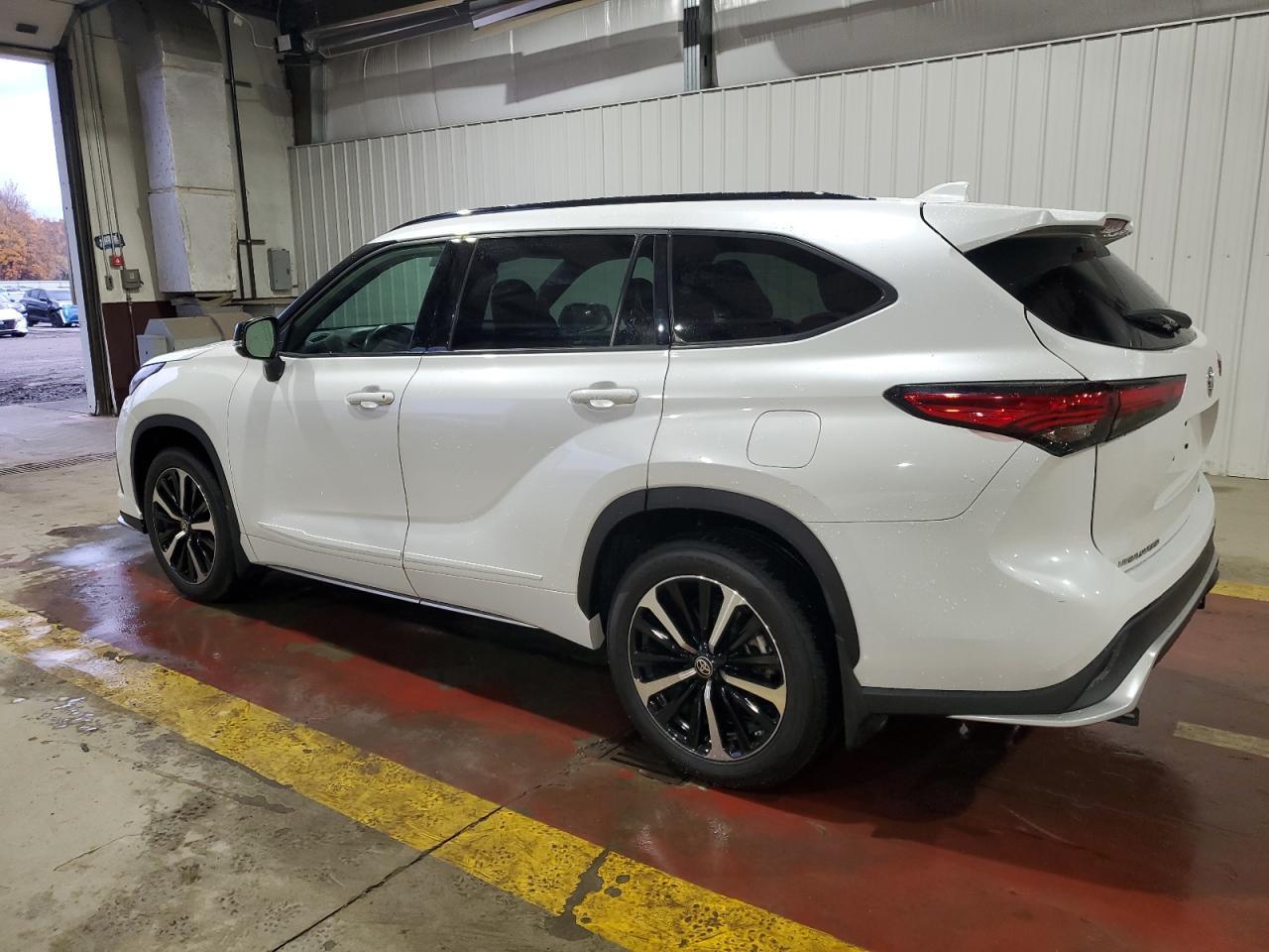 2022 Toyota Highlander Xse - Фото 2