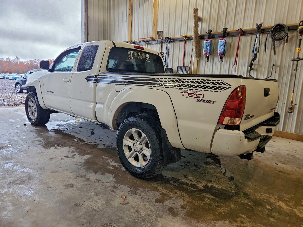 2006 Toyota Tacoma V6 - Image 2