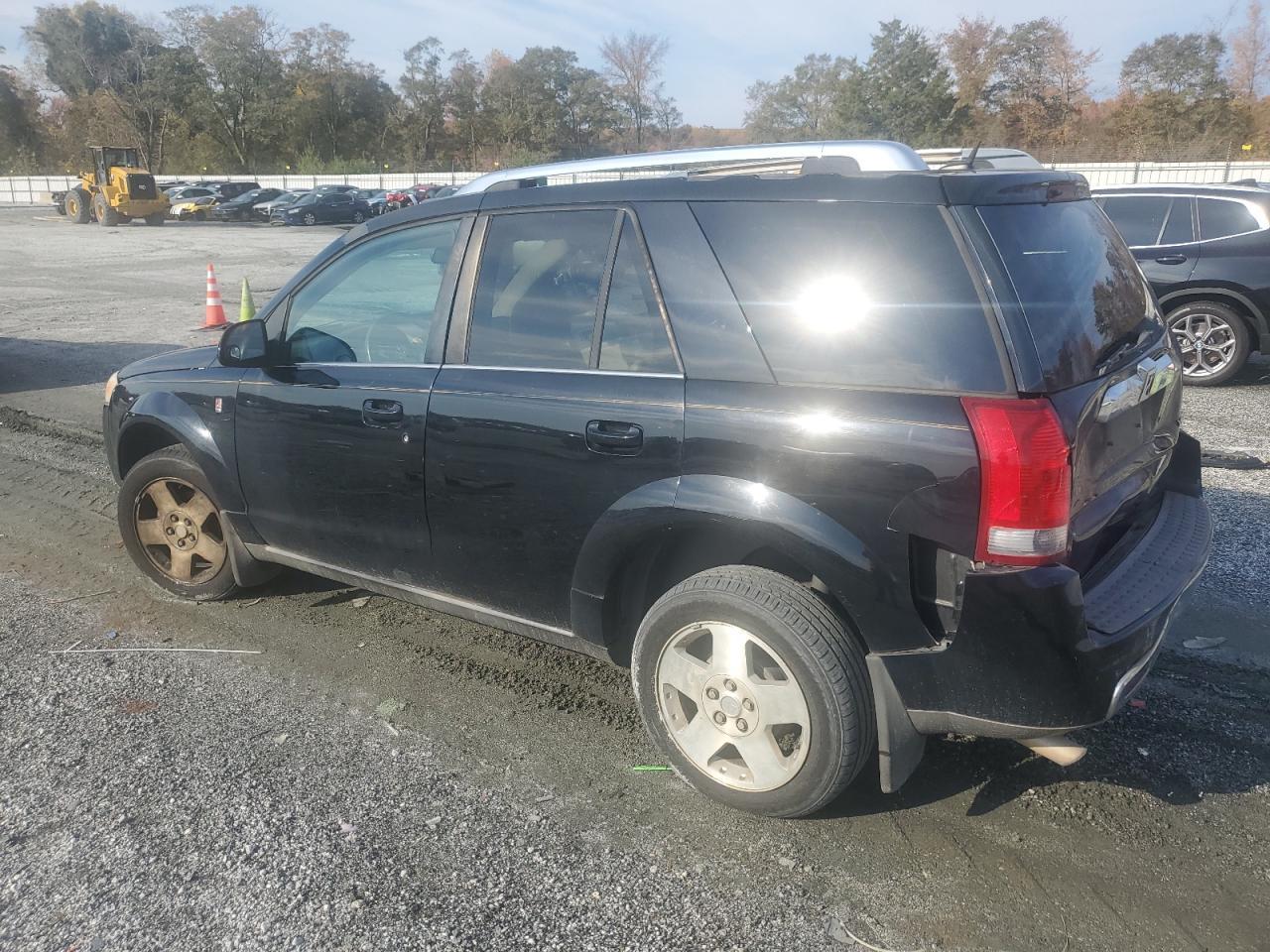 2006 Saturn Vue - Image 2