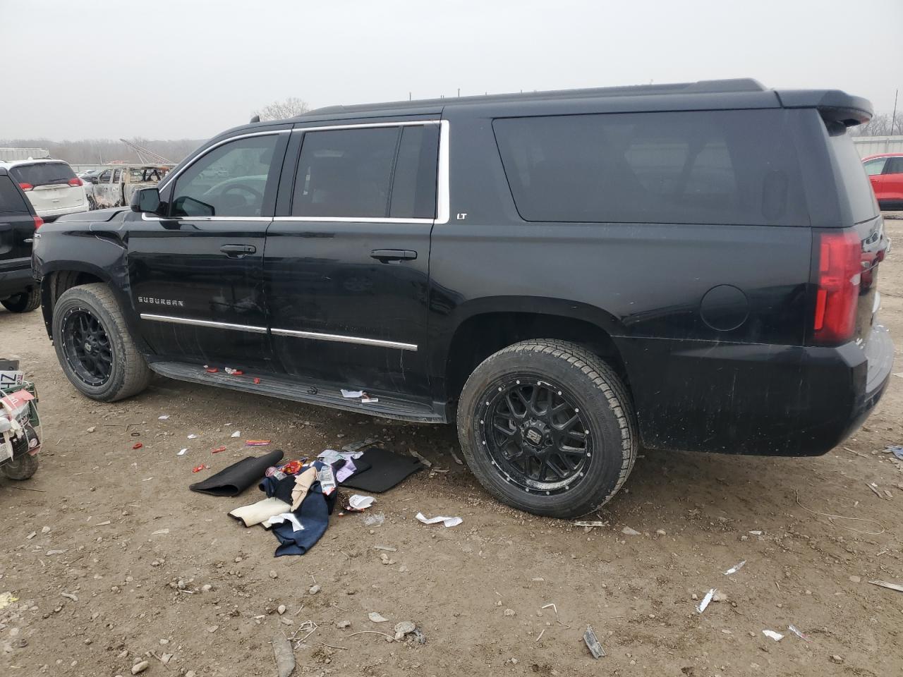 2017 Chevrolet Suburban K1500 Lt - Image 2