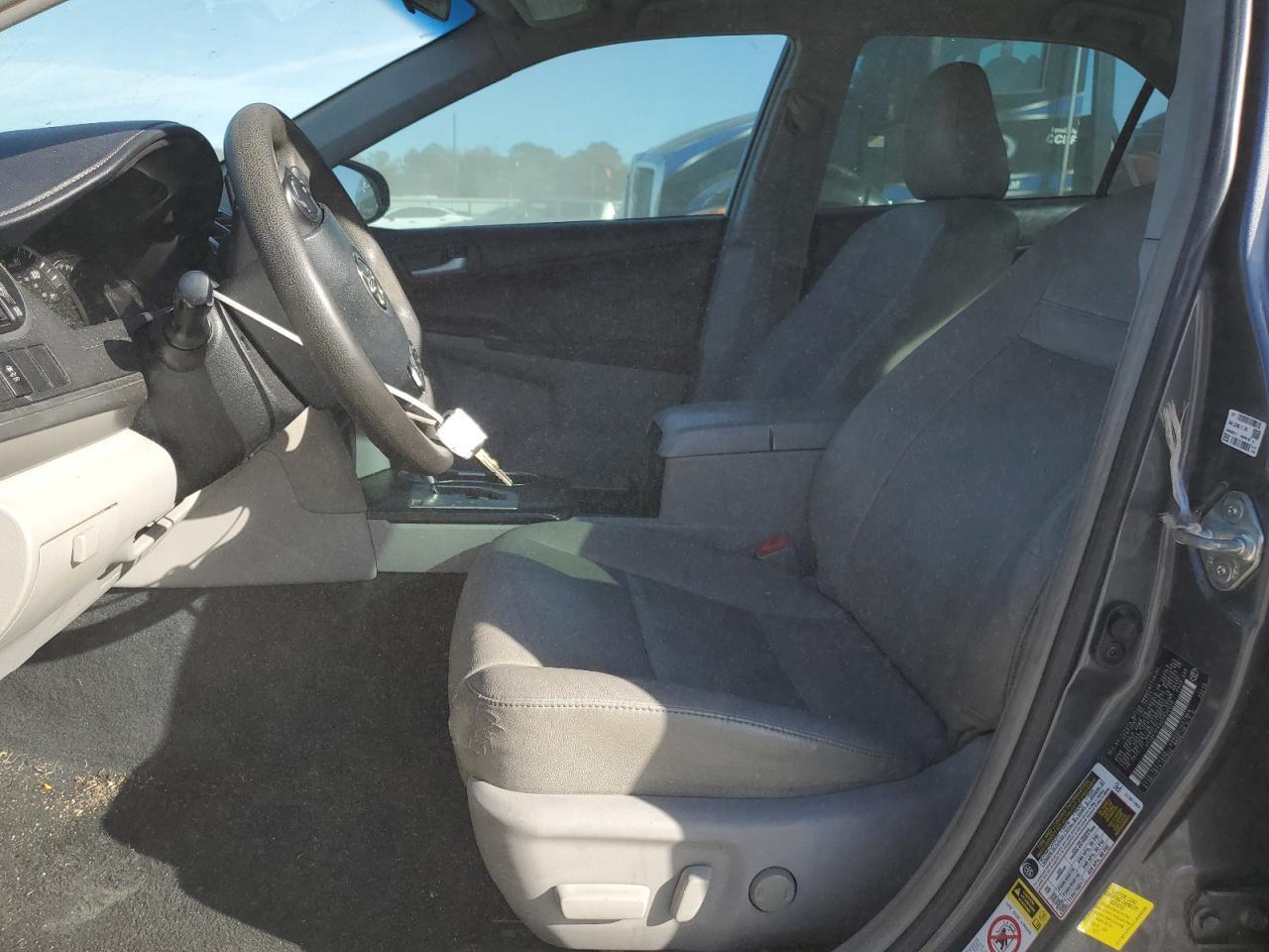 2012 Toyota Camry Base - Фото 7