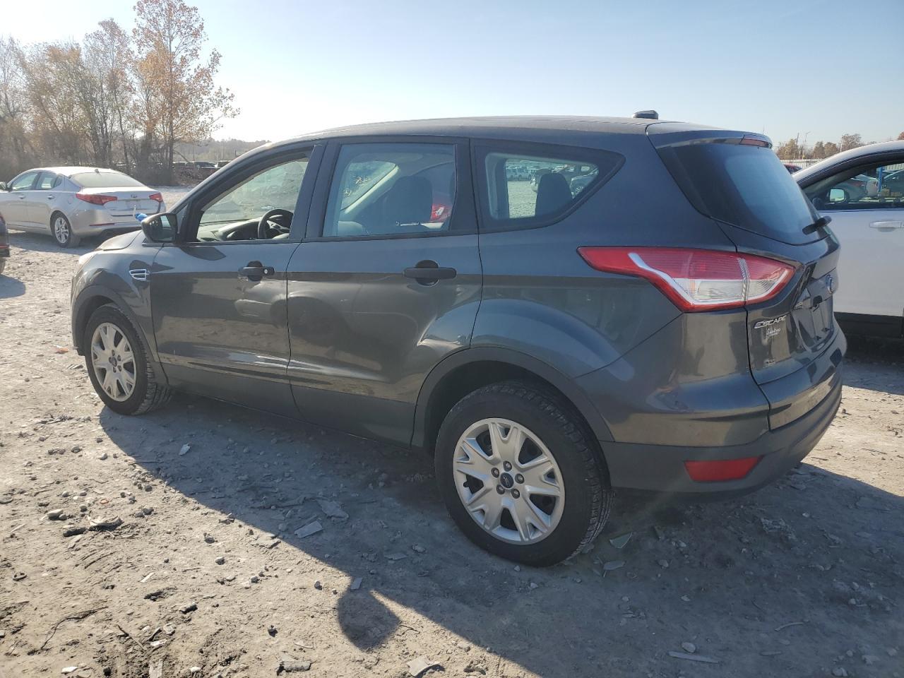 2015 Ford Escape S - Фото 2