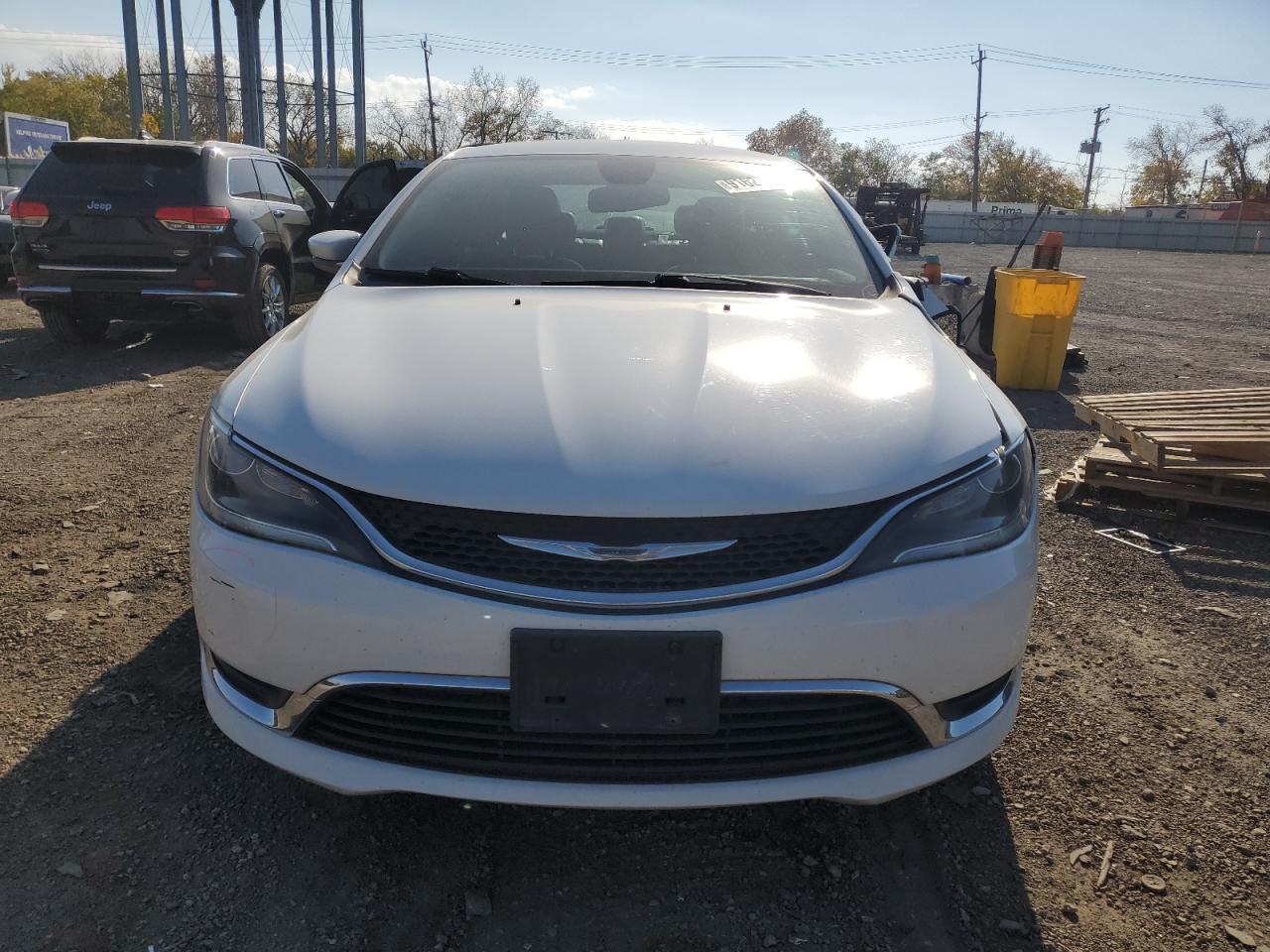 2016 Chrysler 200 Limited - Image 5