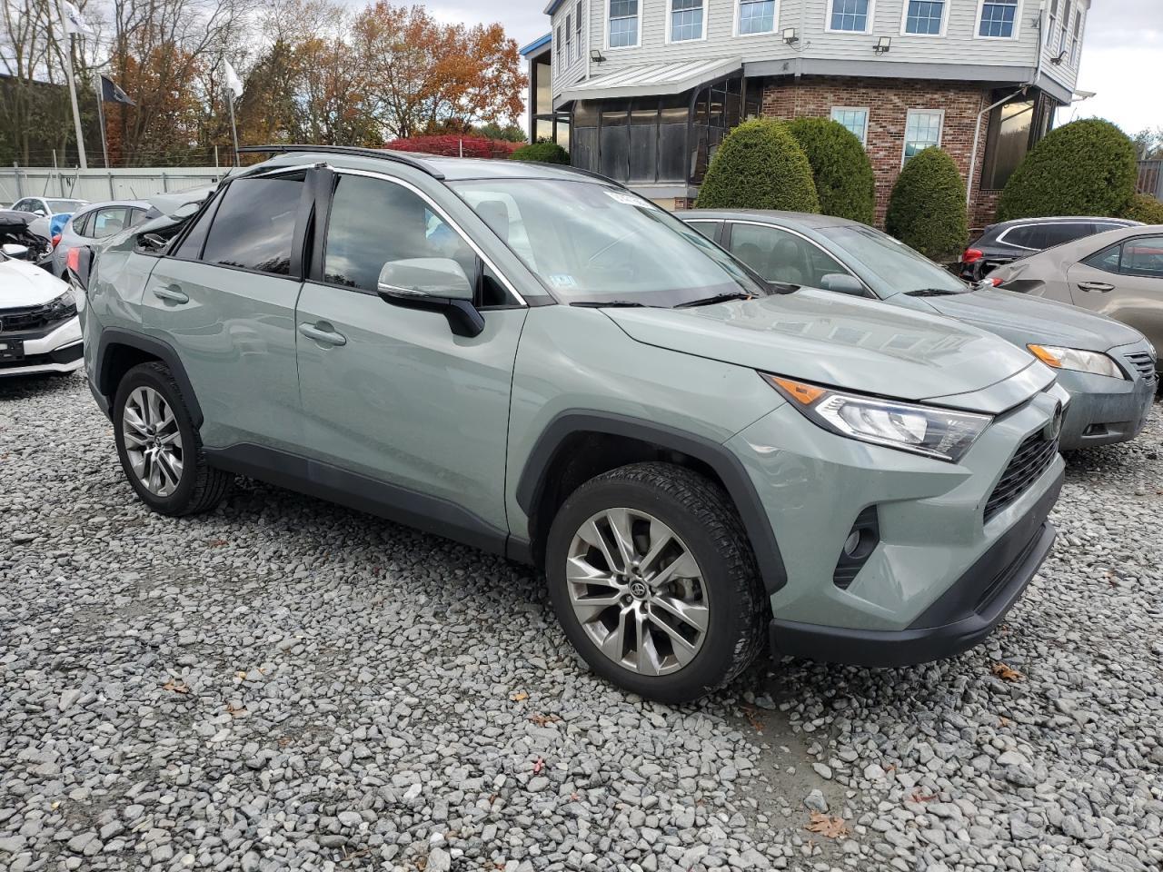 2021 Toyota Rav4 Xle Premium - Image 4