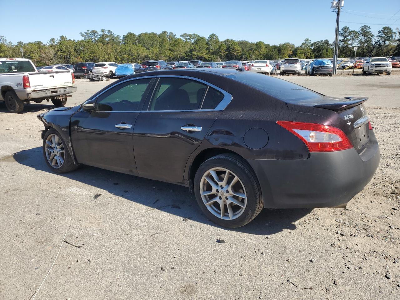 2011 Nissan Maxima S - Image 2