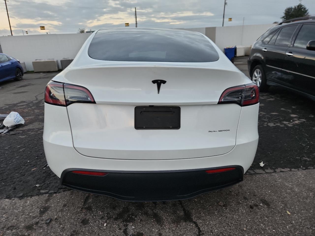 2023 Tesla Model Y - Image 6