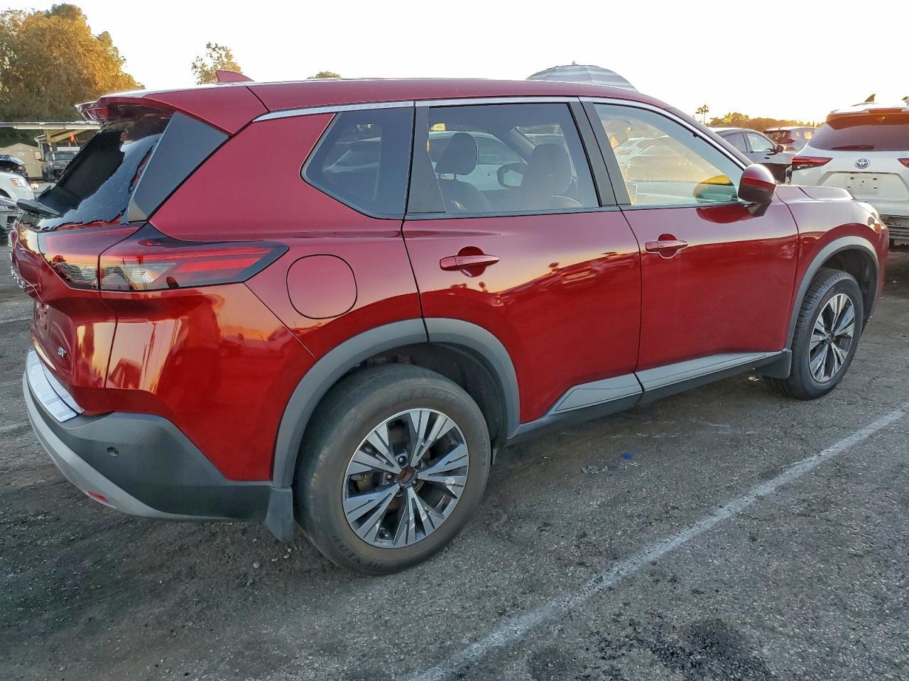 2023 Nissan Rogue - Image 3