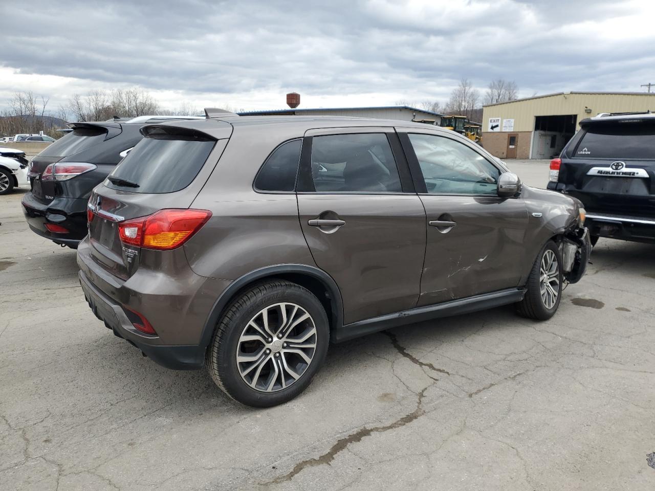 2018 Mitsubishi Outlander Sport Es - Image 3