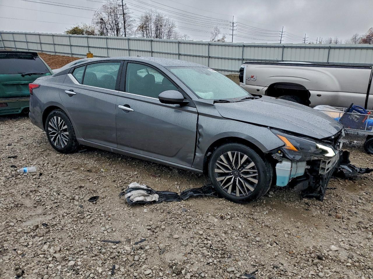 2023 Nissan Altima Sv - Image 4