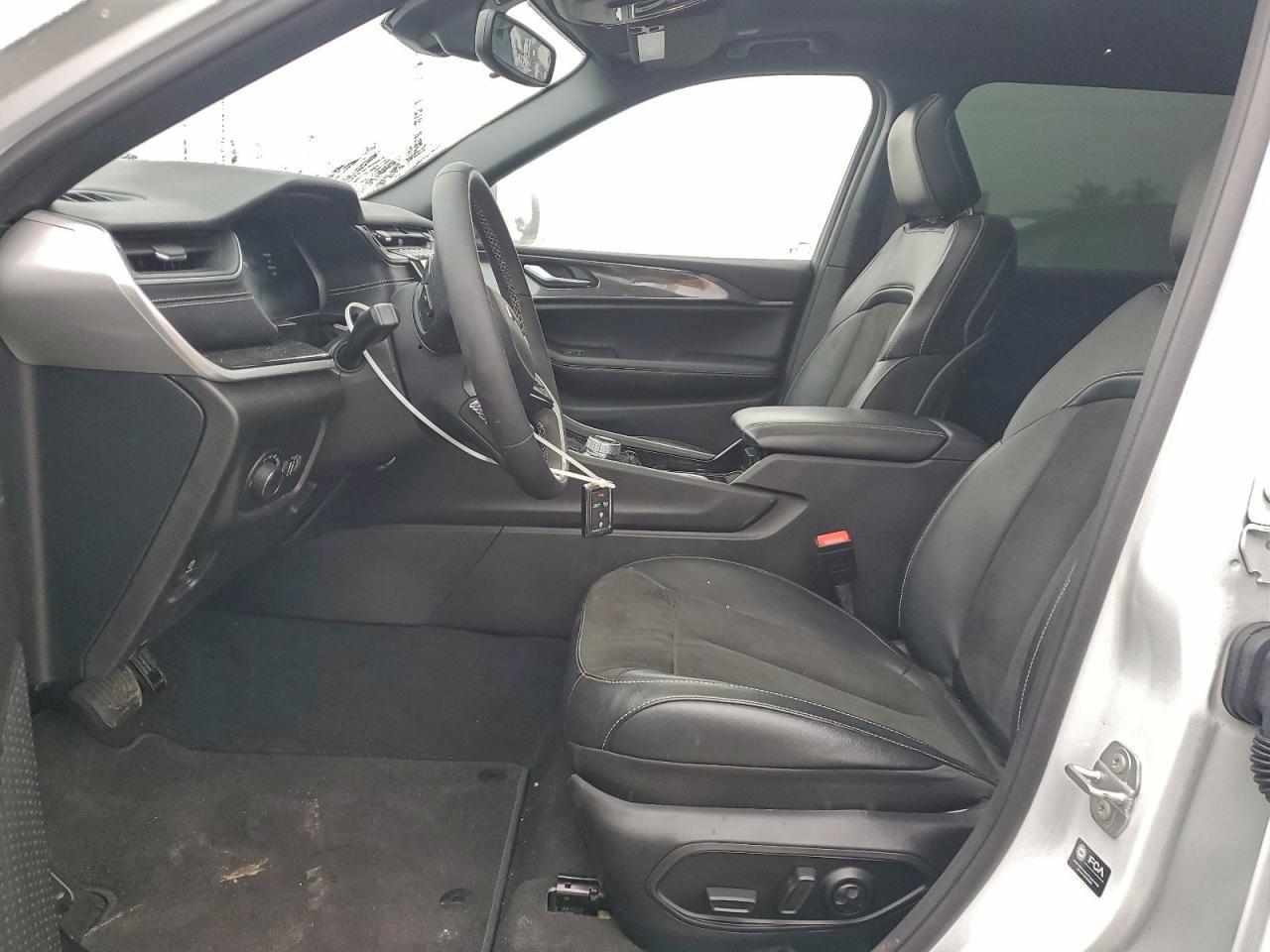 2023 Jeep Grand Cherokee L Laredo - Image 7