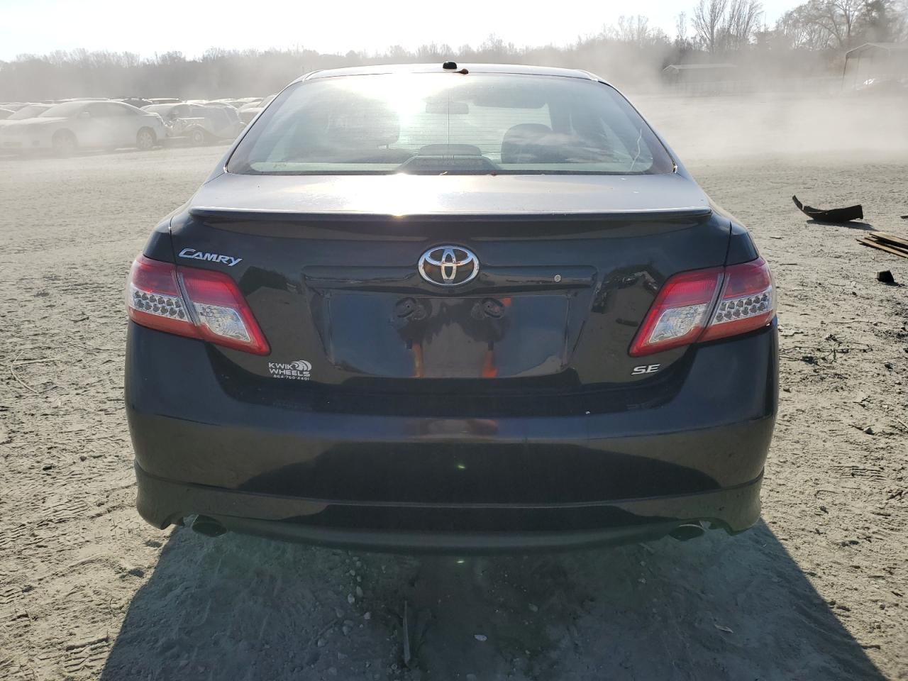 2011 Toyota Camry Base - Фото 6