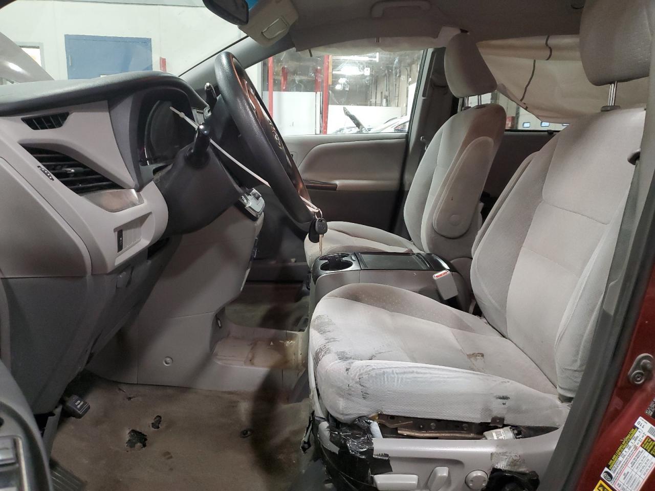 2015 Toyota Sienna Le - Фото 7