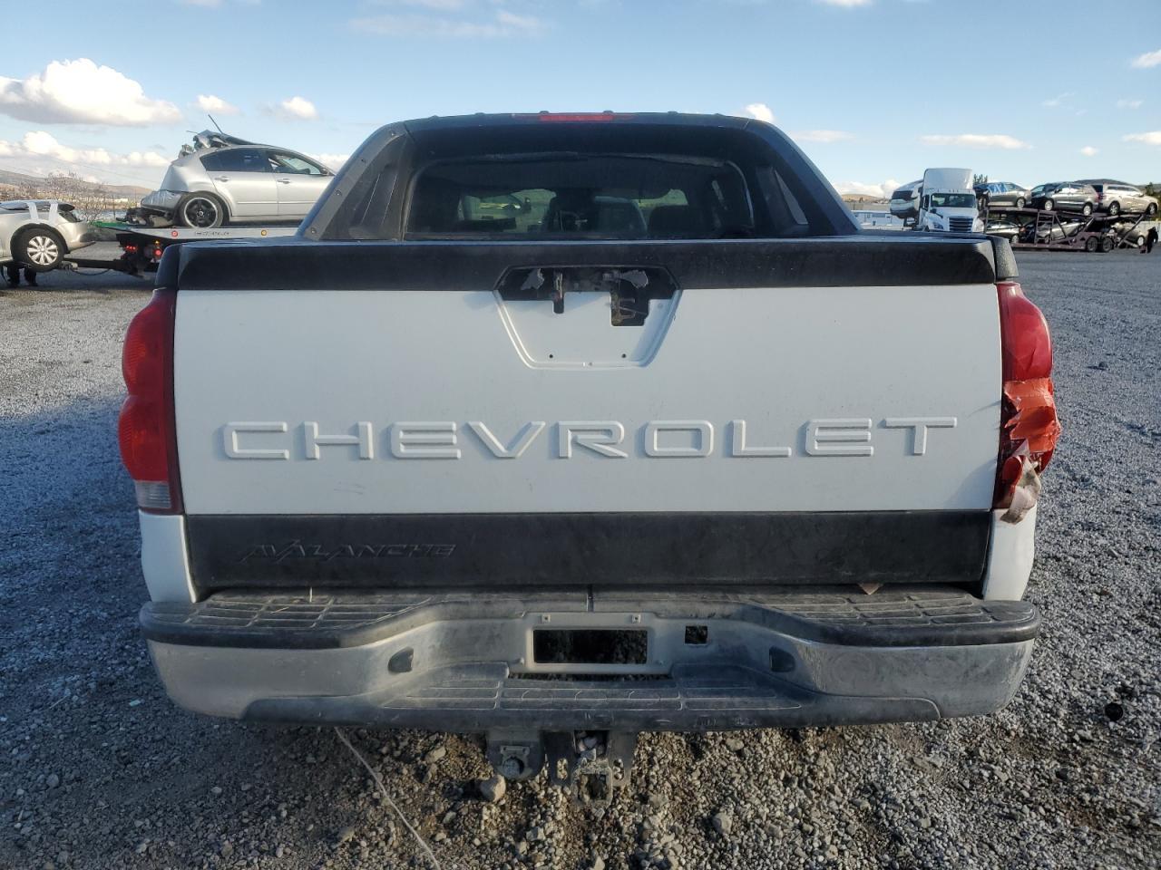 2005 Chevrolet Avalanche K1500 - Image 6