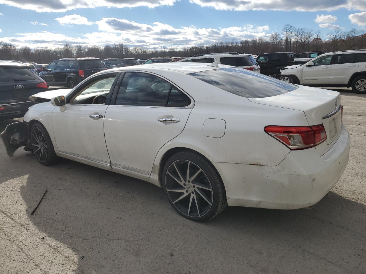 2011 Lexus Es 350 - Image 2
