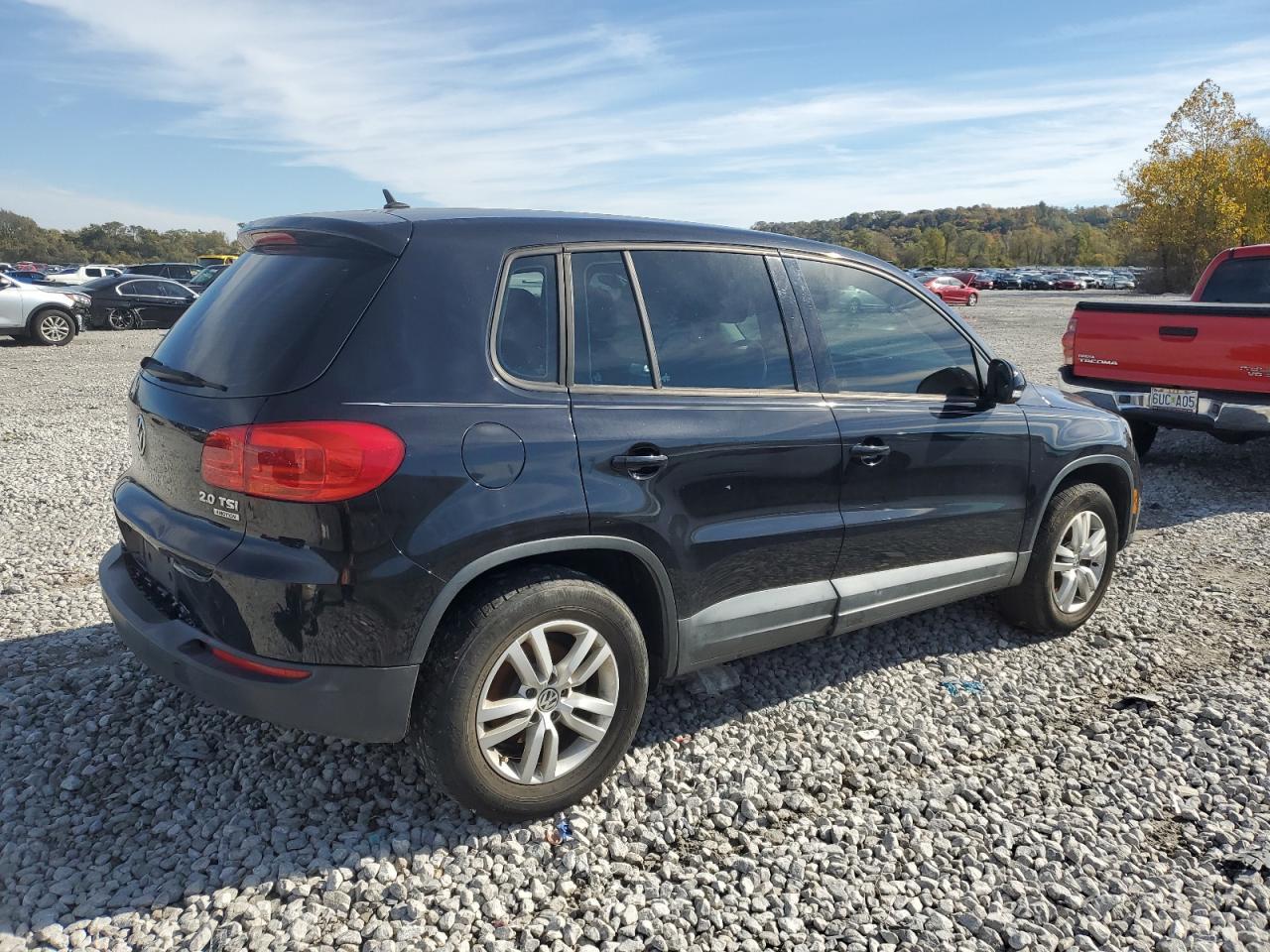 2012 Volkswagen Tiguan S - Фото 3