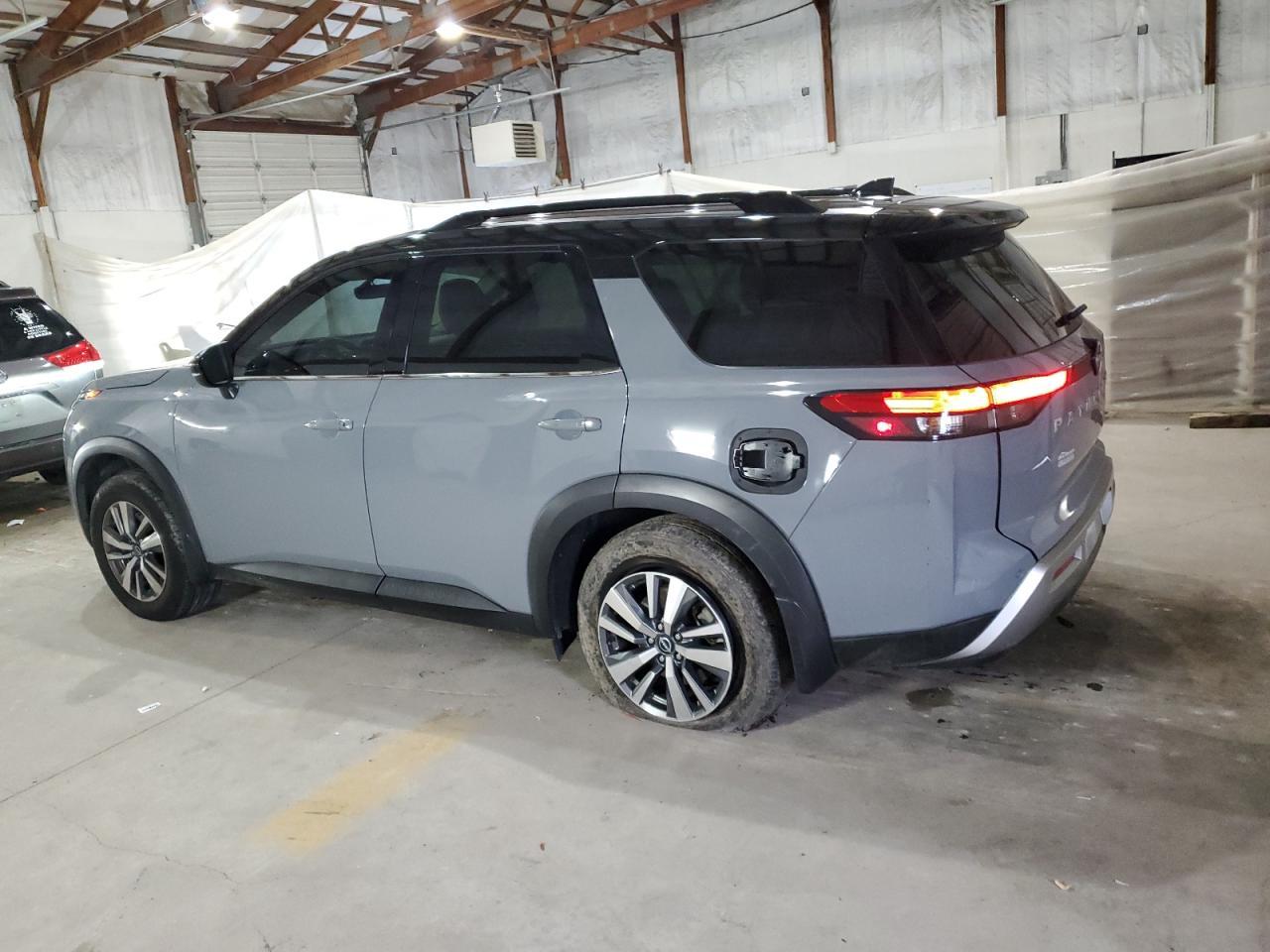 2024 Nissan Pathfinder Sl - Image 2