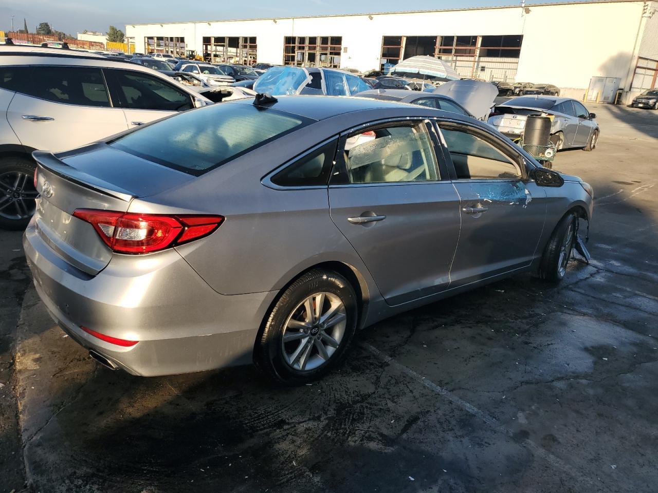 2016 Hyundai Sonata Base - Фото 3