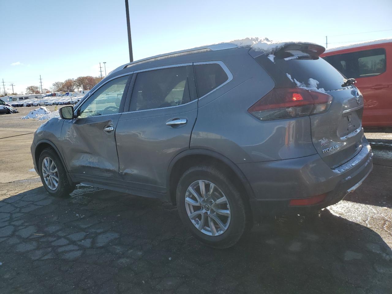 2018 Nissan Rogue S - Фото 2