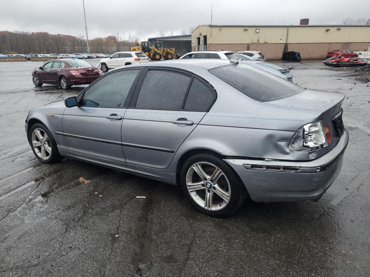2004 BMW 325 Xi - Image 2