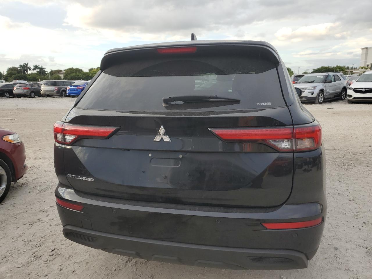 2022 Mitsubishi Outlander Es - Фото 6