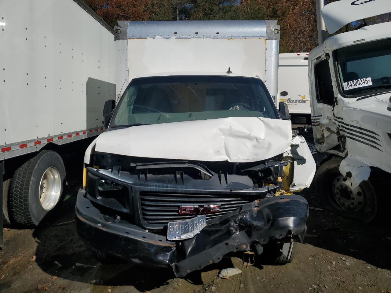 2017 GMC Savana Box Truck - Image 2