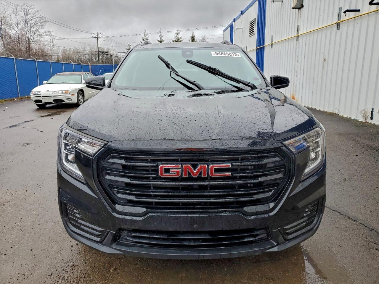 2023 GMC Terrain Sle - Image 5