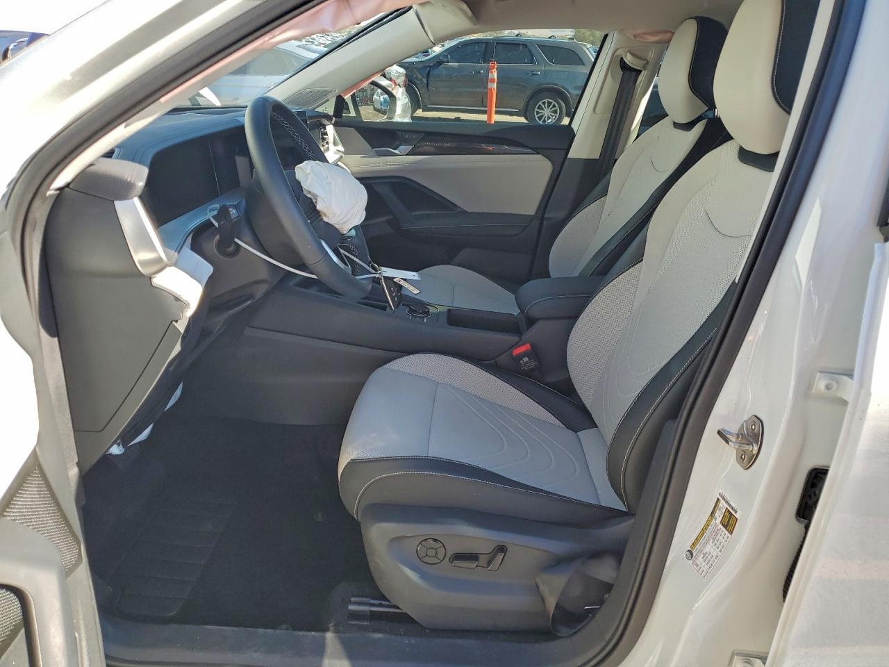 2025 Volkswagen Tiguan Se - Image 7