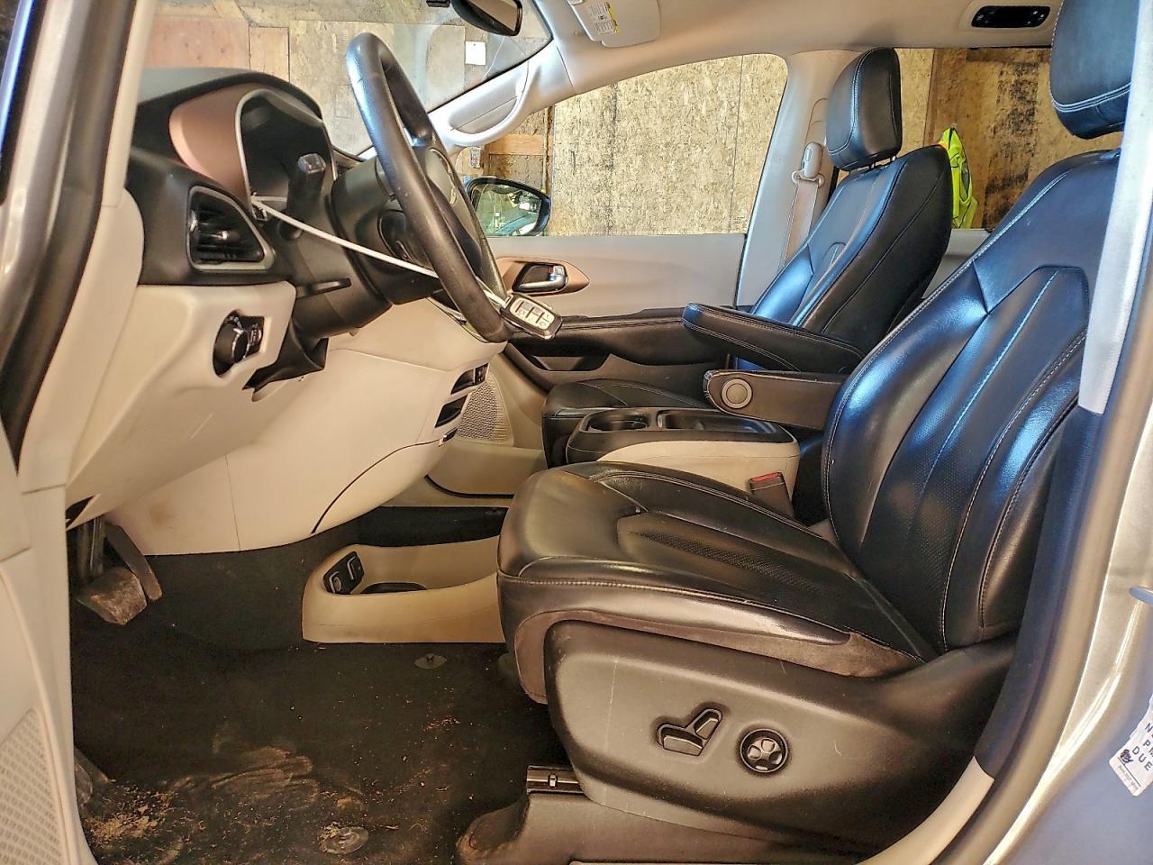 2020 Chrysler Voyager Lxi - Фото 7