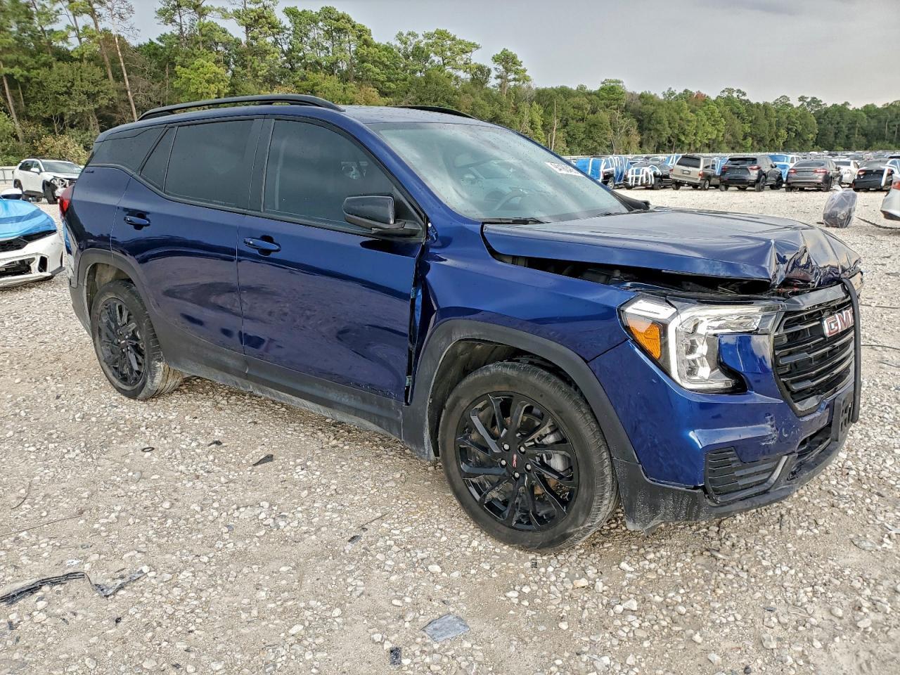 2023 GMC Terrain Sle - Image 4