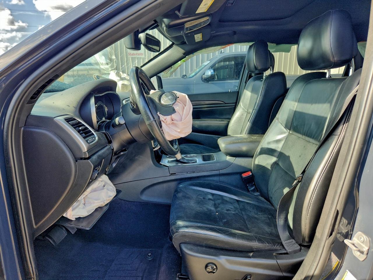 2018 Jeep Grand Cherokee Laredo - Image 7