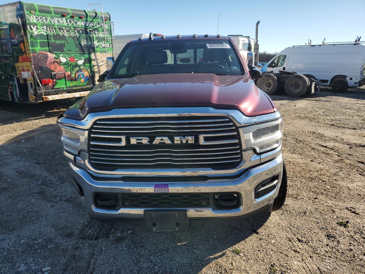 2022 Ram 3500 Laramie - Фото 5