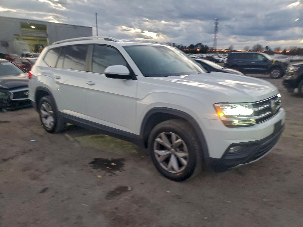 2018 Volkswagen Atlas Se - Фото 4