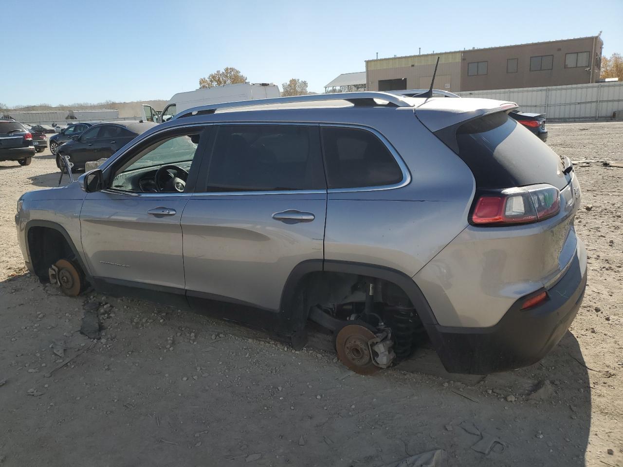 2021 Jeep Cherokee Latitude Plus - Image 2