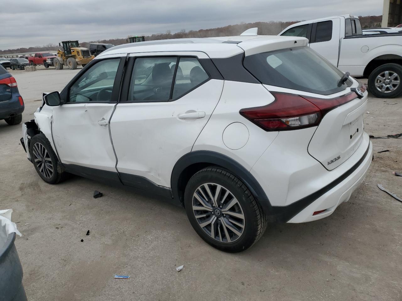 2021 Nissan Kicks Sv - Image 2