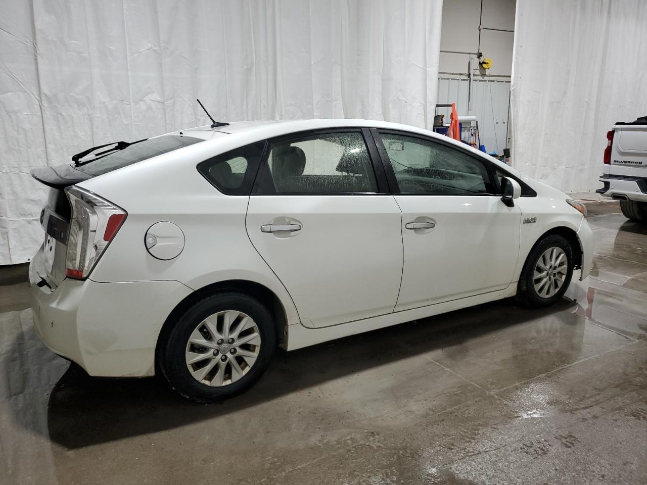 2013 Toyota Prius Plug-In - Image 3
