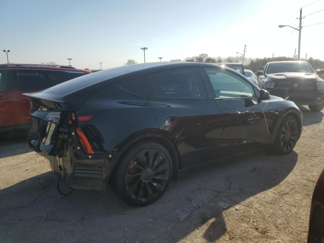 2022 Tesla Model Y - Фото 3