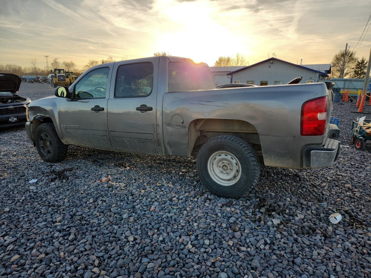 2008 Chevrolet Silverado K1500 - Фото 2