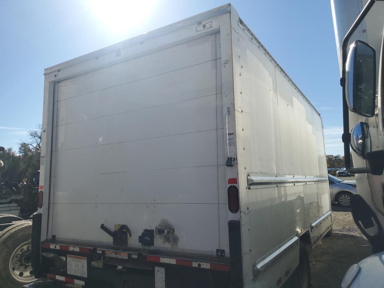 2017 GMC Savana Box Truck - Image 5