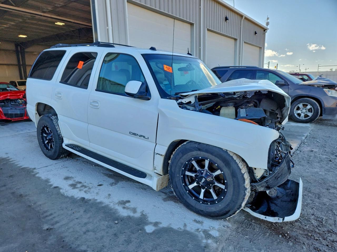 2005 GMC Yukon Denali - Фото 4
