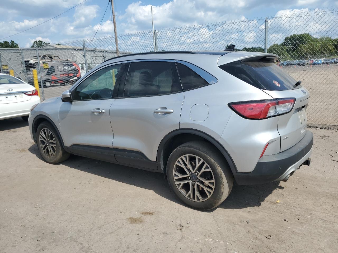 2020 Ford Escape Sel - Фото 2