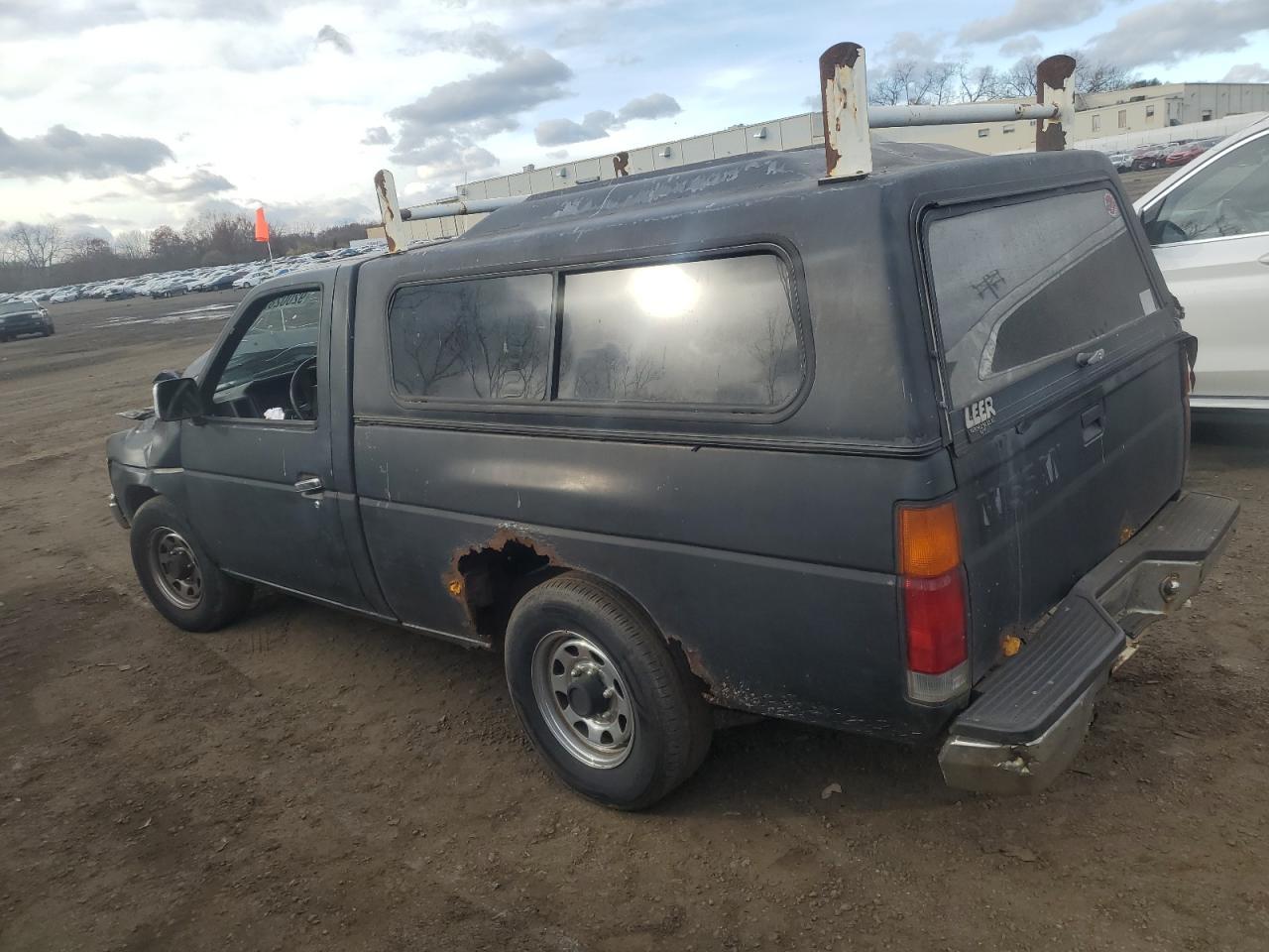 1991 Nissan Truck Short Wheelbase - Фото 2