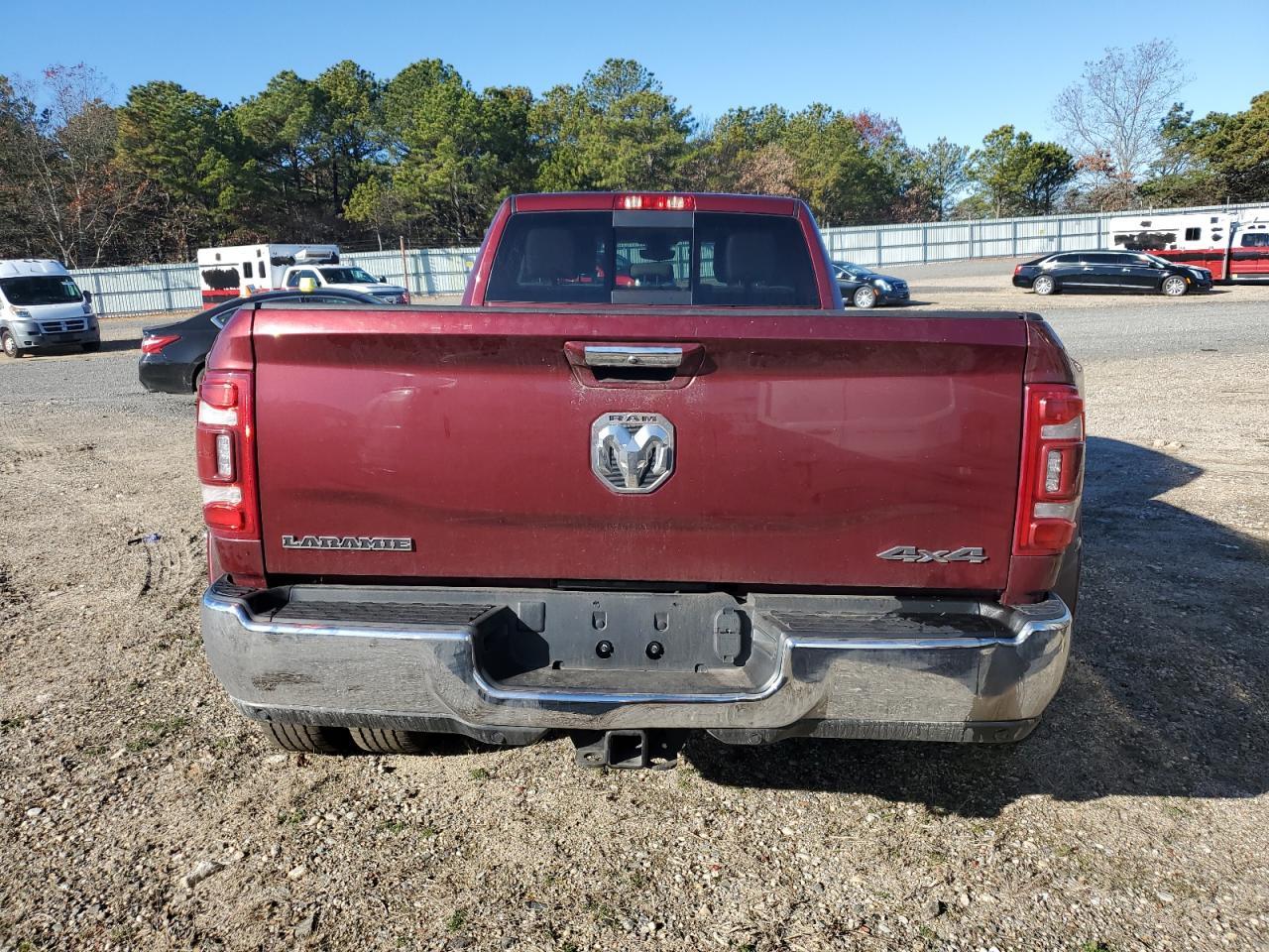 2022 Ram 3500 Laramie - Фото 6