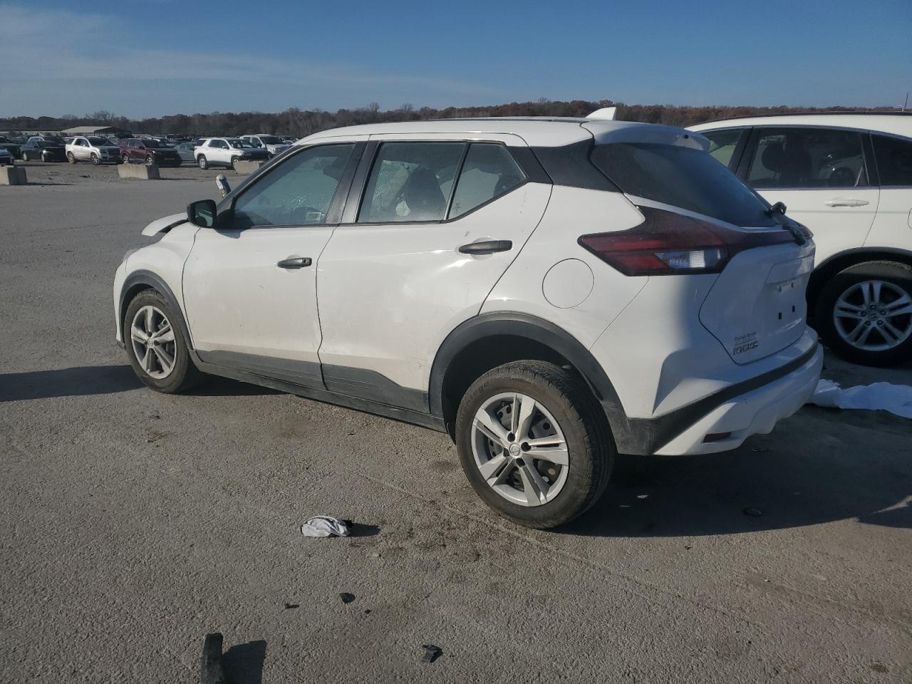 2022 Nissan Kicks S - Image 2