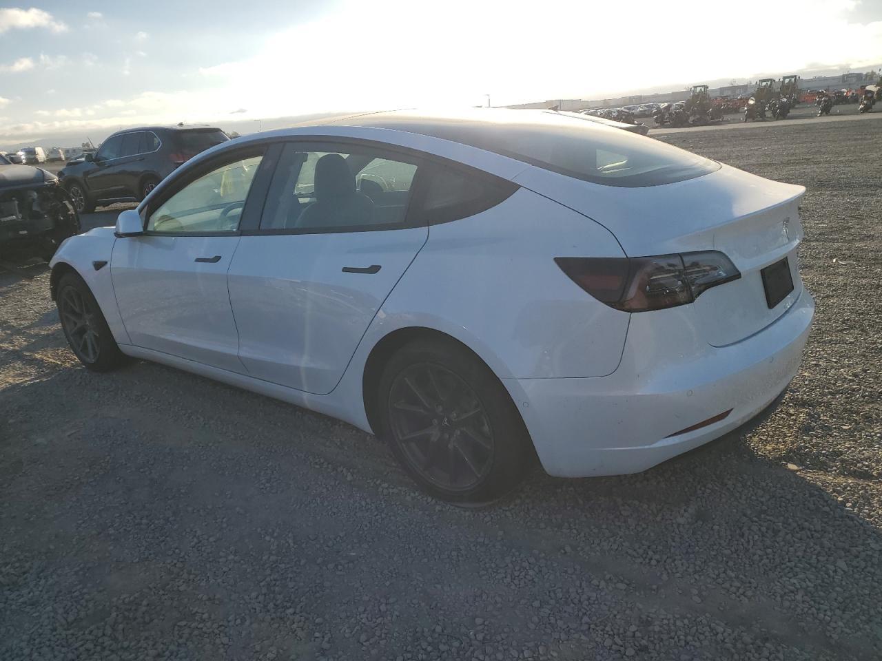 2022 Tesla Model 3 - Фото 2