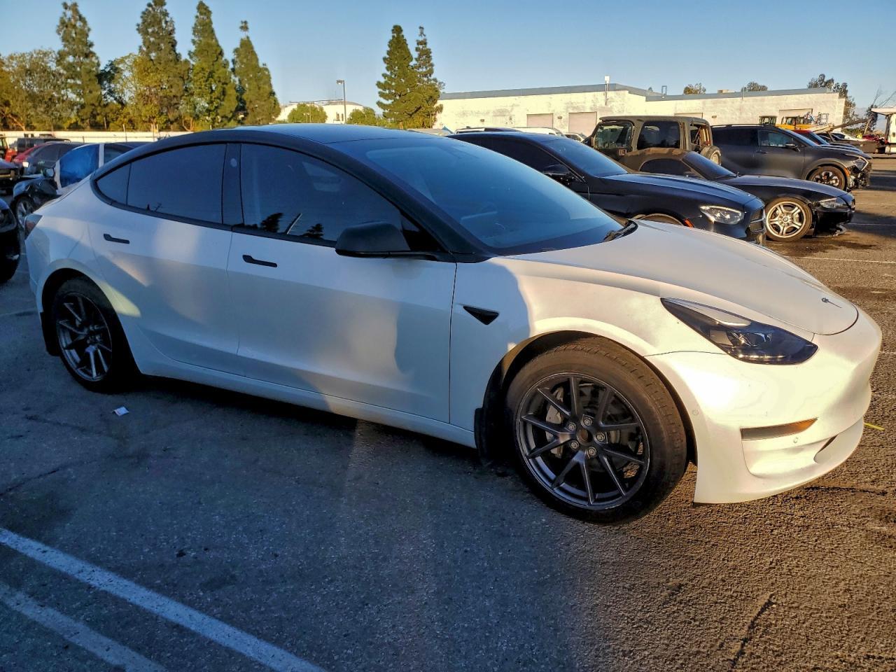 2021 Tesla Model 3 - Фото 7